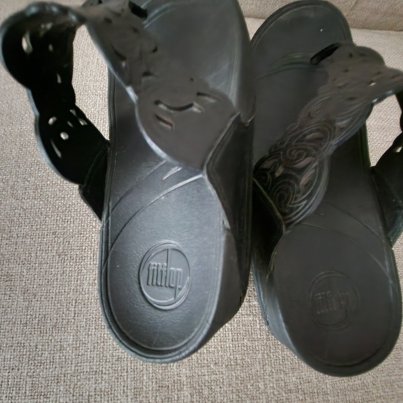 Fitflop Black Sandals for Women - Picture 2 of 4